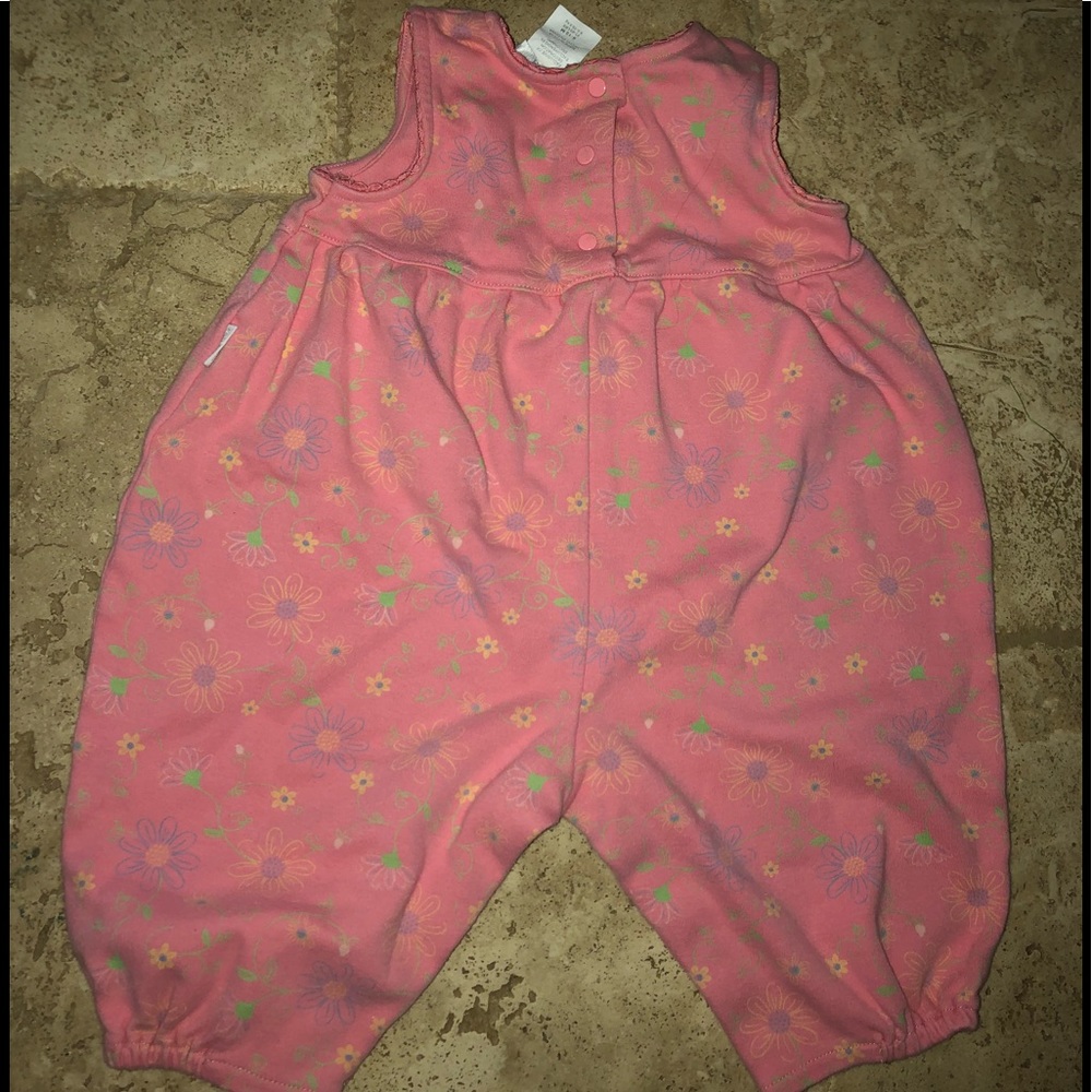Carters Sun suit 12-9M